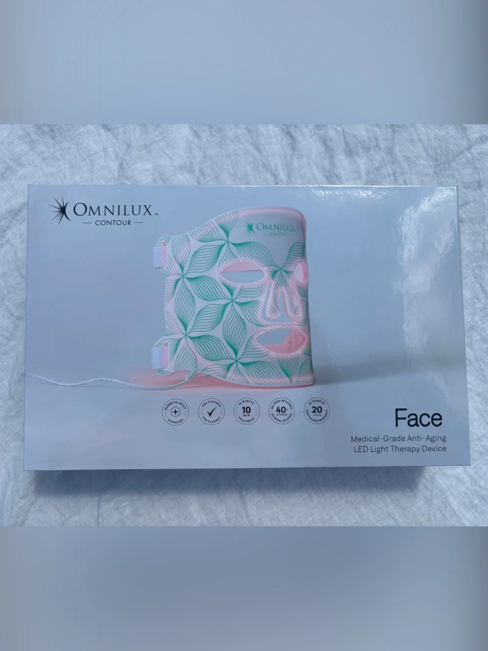 Omnilux Contour Face LED Light Therapy Mask – Excellent Condition